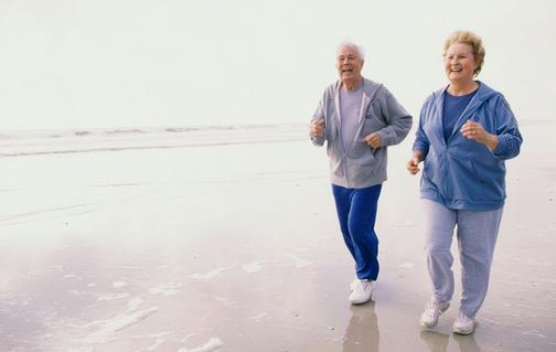 老人跑步健身时最好不要说话