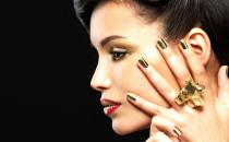 皮肤保养却出疹子可敷冰镇静肌肤