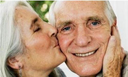 爱美老人如何“吃去”老年斑?