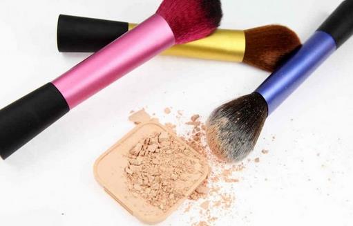 常见的五种美妆工具的正确用法（美妆工具都怎么用的）