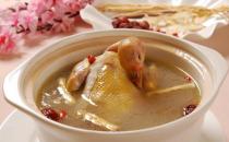 三伏天雨水多 特荐消暑老鸽汤