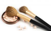 彩妆达人必不可少的六把化妆刷