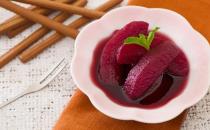 红酒炖雪梨别样美味 有益心脑管