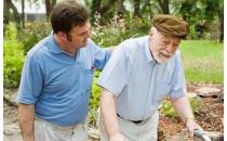 不同老人怎么选择散步方法