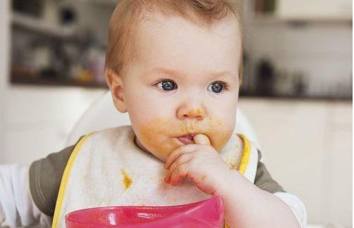 宝宝厌奶最好分阶段处理