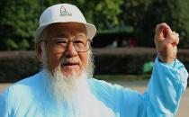 老人锻炼 暮练更比晨练好