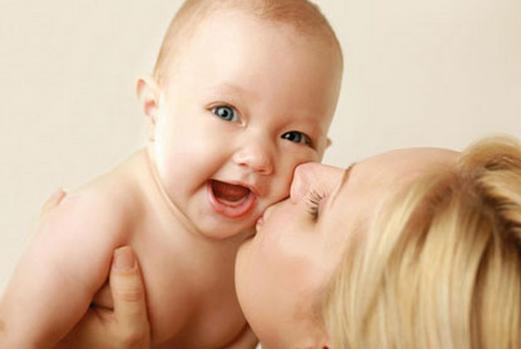 母亲亲吻宝宝的6大不宜