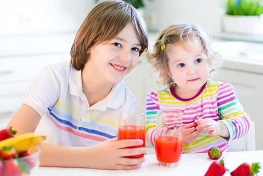 宝宝多大能喝果汁?宝宝添加果汁的原则