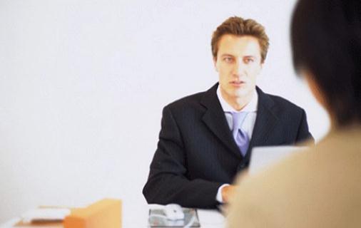 最容易惹怒面试官的行为