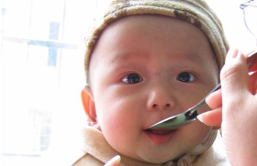 婴儿食品最好不要额外加盐