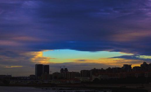 白领如何面对尴尬的时期？是走还是留？