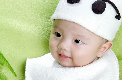 1岁以下宝宝咳嗽感冒 可能是小儿肺炎征兆