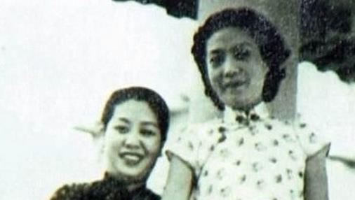 杜月笙四太太姚玉兰(左一)照片