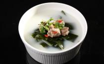 学做一份补钙海带排骨汤吧！