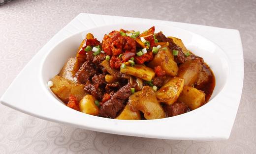 土豆加肉更美味哦!牛肉炖土豆的做法