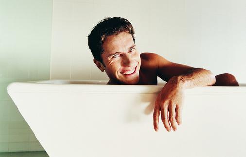 男性保健 夏季经常洗澡远离疾病
