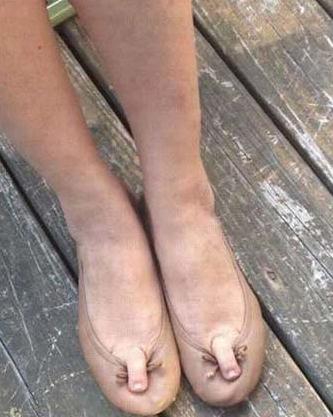 搞笑图片：牛人幽默搞笑总有一张雷倒你，姐妹儿鄙视谁呢