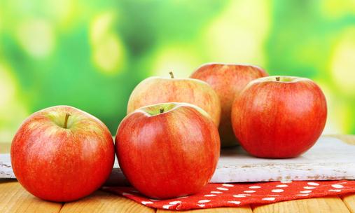 苹果连皮吃营养更丰富！