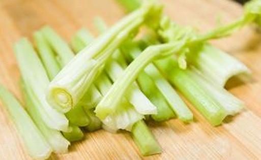 吃芹菜有哪些好处？芹菜能坚固骨骼