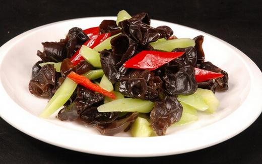 炒木耳炸锅怎么办?