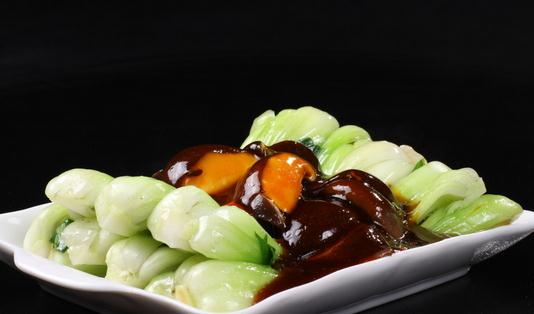 巧厨娘必学的菜谱:香菇扒菜心