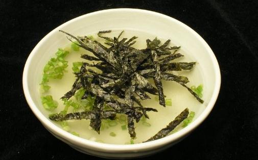 不同食疗功效的紫菜汤