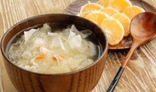 饮食养出好身体：香梨银耳羹的做法