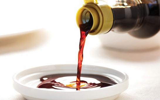 辨别纯酿酱油的方法