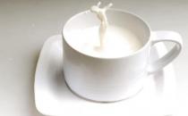 辨别纯鲜牛奶的方法