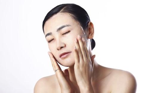 秋季护肤补水的误区