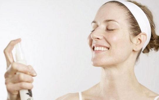 早上起来如何给肌肤快速补水