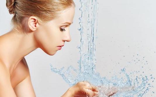 冬季手部易干裂 如何保养手部皮肤？