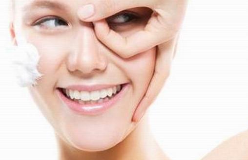 别忽视这些皮肤缺水症状!