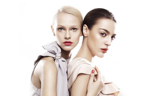 是什么导致皮肤黑色素生成?