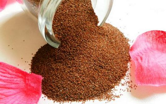 海藻面膜的功效与使用方法