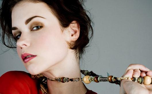 肌肤干燥如何保湿护肤?