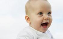 如何护理宝宝的乳牙？