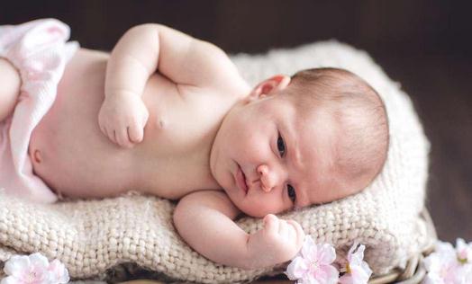 肋骨外翻竟是因为裤腰带太紧！