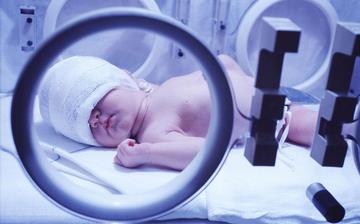 【早产】怎样避免早产_早产儿成活率_早产的征兆_什么原因会导致早产_早产吃什么补身体