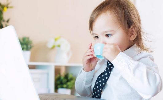 宝宝秋冬季养生要多喝水