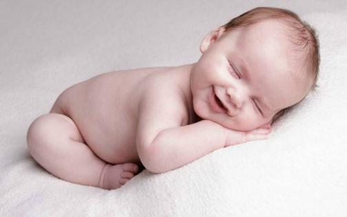 盘点宝宝各种睡姿的优缺点