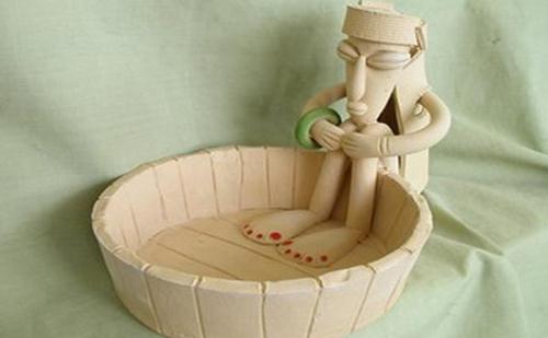 热水泡脚有哪些好处?