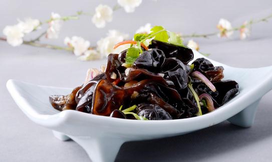 哪些人不适合吃黑木耳？