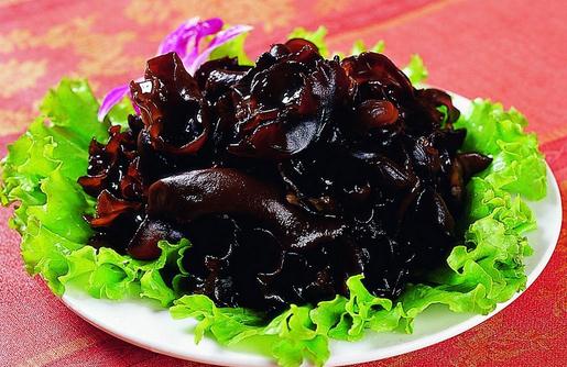 黑木耳是越黑的越好吗？