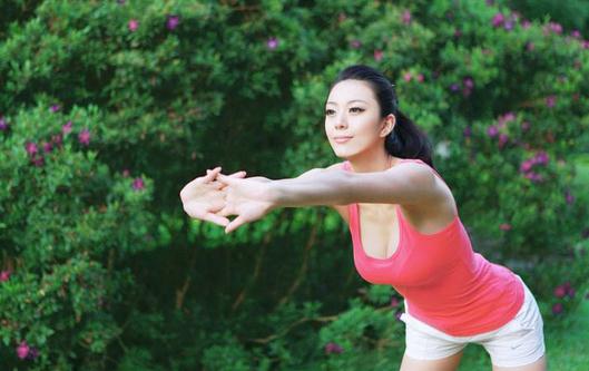 公园里做减肥操也能减肥哦！