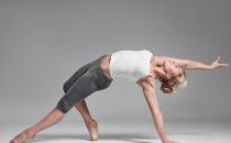 练习瑜伽减肥时腿部抖动是什么原因
