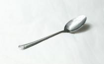 一个汤匙帮你轻松告别水肿脸