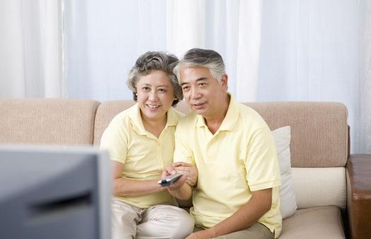 老人如何减缓白内障的进展速度?