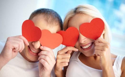 恋人间如何谈钱不伤感情?