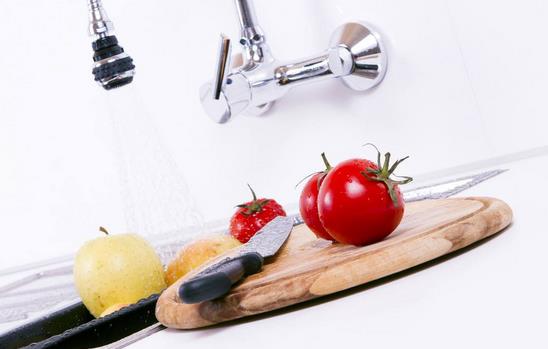 如何清洗蔬果才能够去除农药残留？